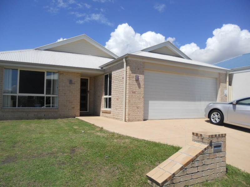 4 Lee Court, Rothwell QLD 4022