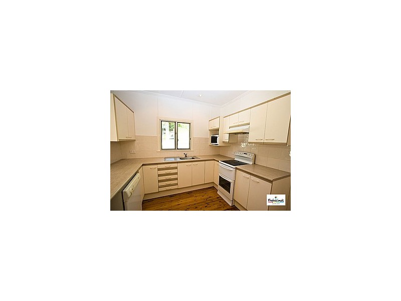 124 Arthur Street, Woody Point QLD 4019