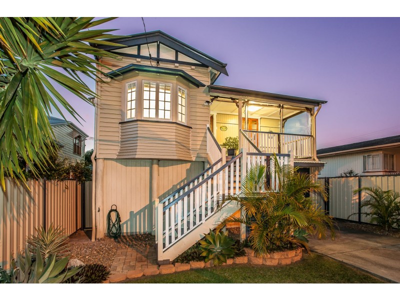 37 Victoria Avenue, Woody Point QLD 4019