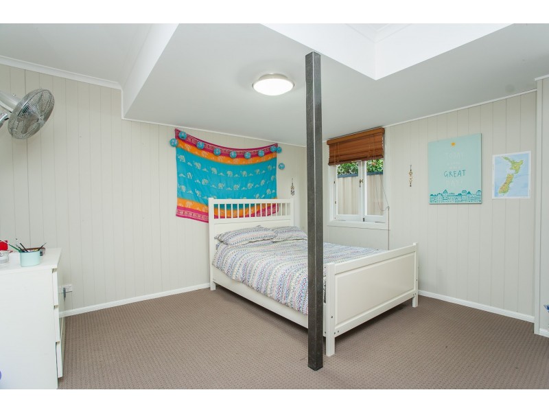 37 Victoria Avenue, Woody Point QLD 4019