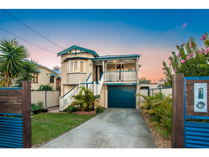 37 Victoria Avenue, Woody Point QLD 4019