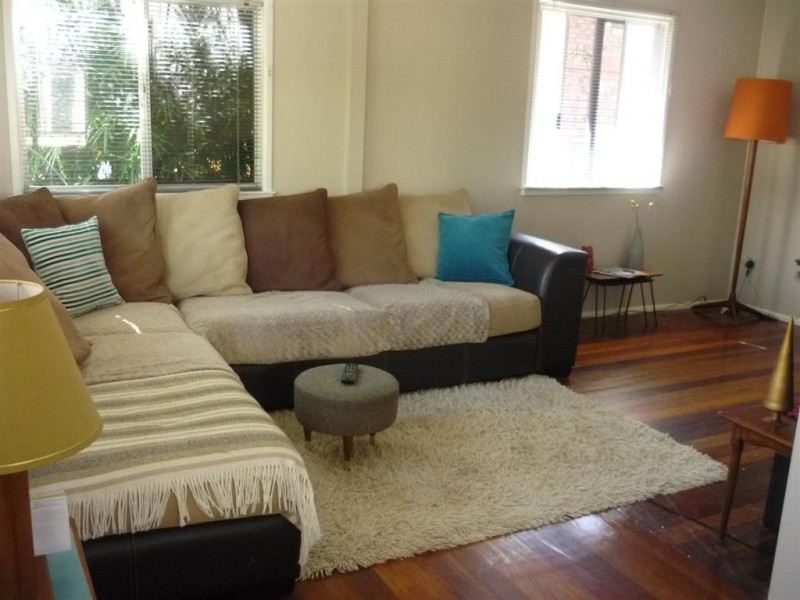 19 Inglis Street, Woody Point QLD 4019