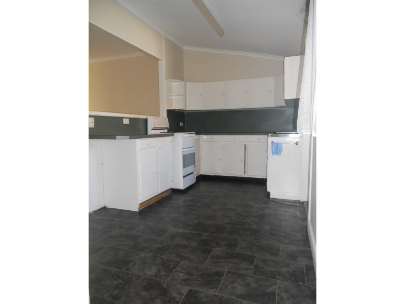 4/39 Arthur Street, Woody Point QLD 4019