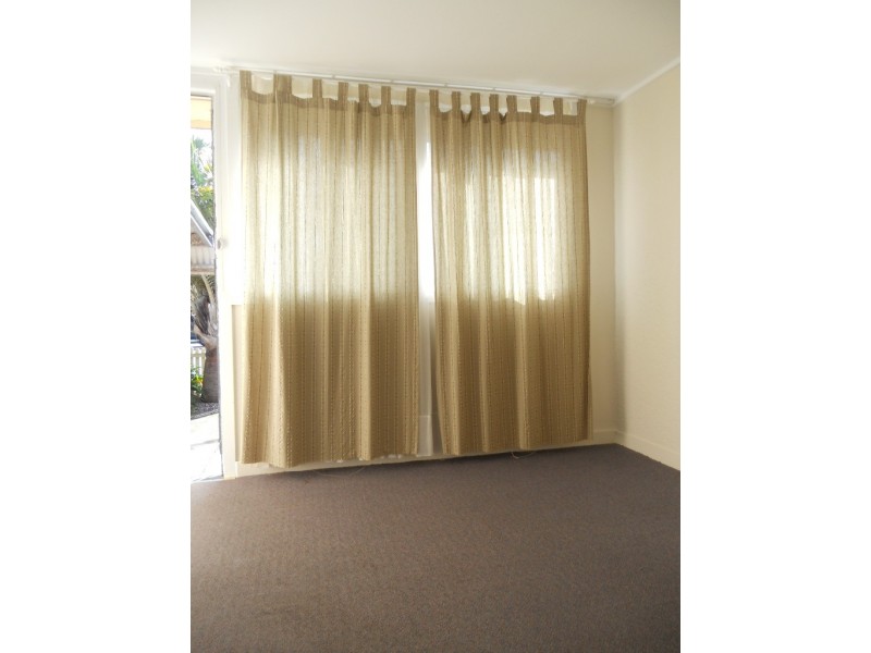 4/39 Arthur Street, Woody Point QLD 4019