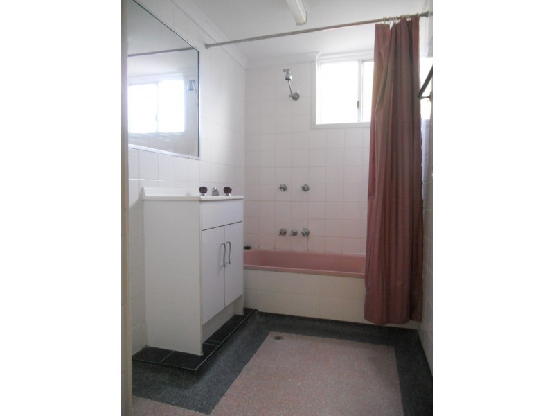 4/39 Arthur Street, Woody Point QLD 4019