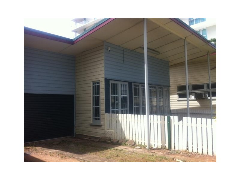 32 Hornibrook Esplanade, Clontarf QLD 4019