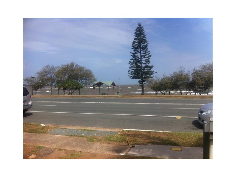 32 Hornibrook Esplanade, Clontarf QLD 4019