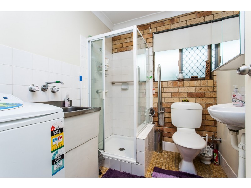 2/49 Ellen Street, Woody Point QLD 4019