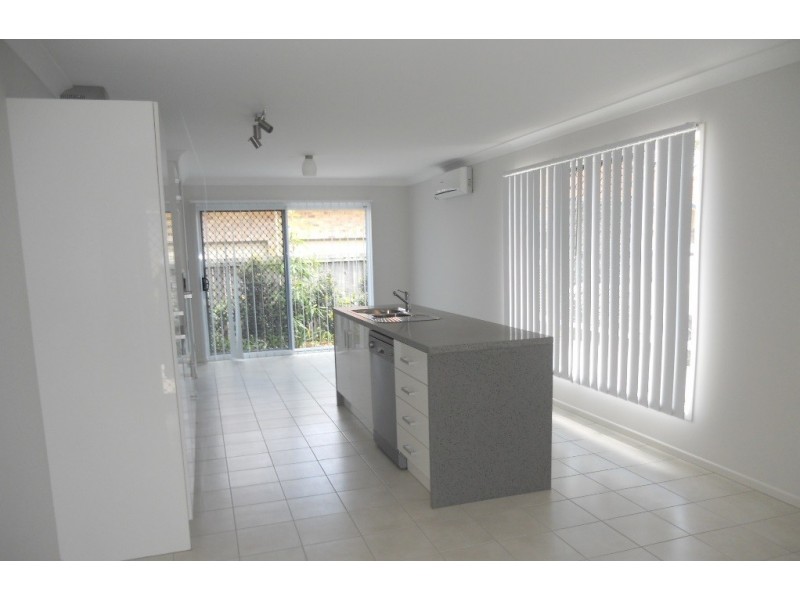 4/31 McAneny  Street, Redcliffe QLD 4020