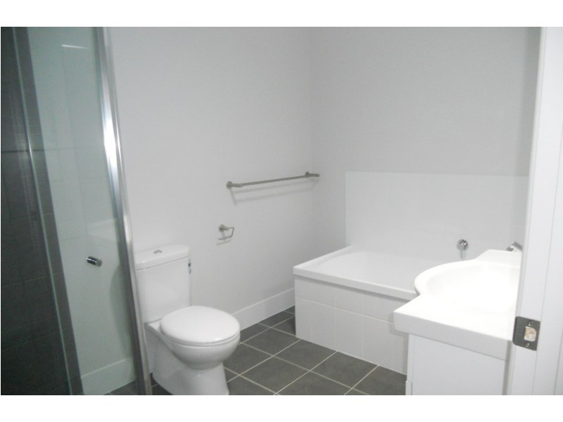 4/31 McAneny  Street, Redcliffe QLD 4020