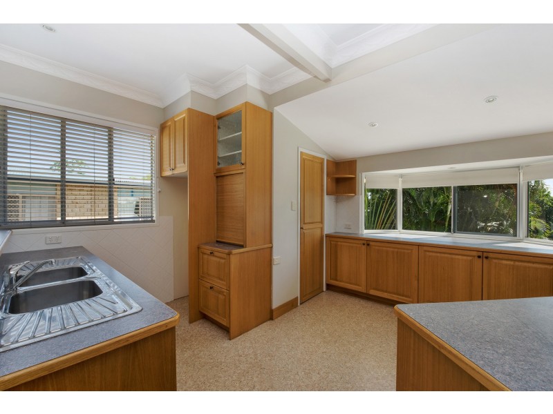 17 Barron Road, Margate QLD 4019