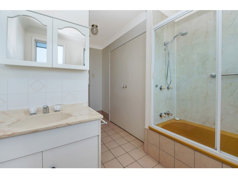 17 Barron Road, Margate QLD 4019