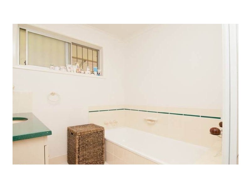 1 Pownall Crescent, Margate QLD 4019