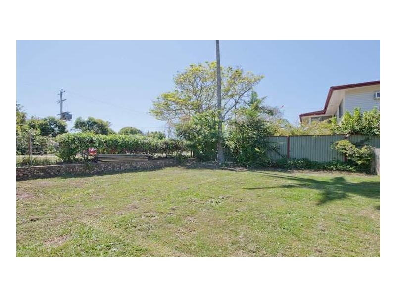 1 Pownall Crescent, Margate QLD 4019