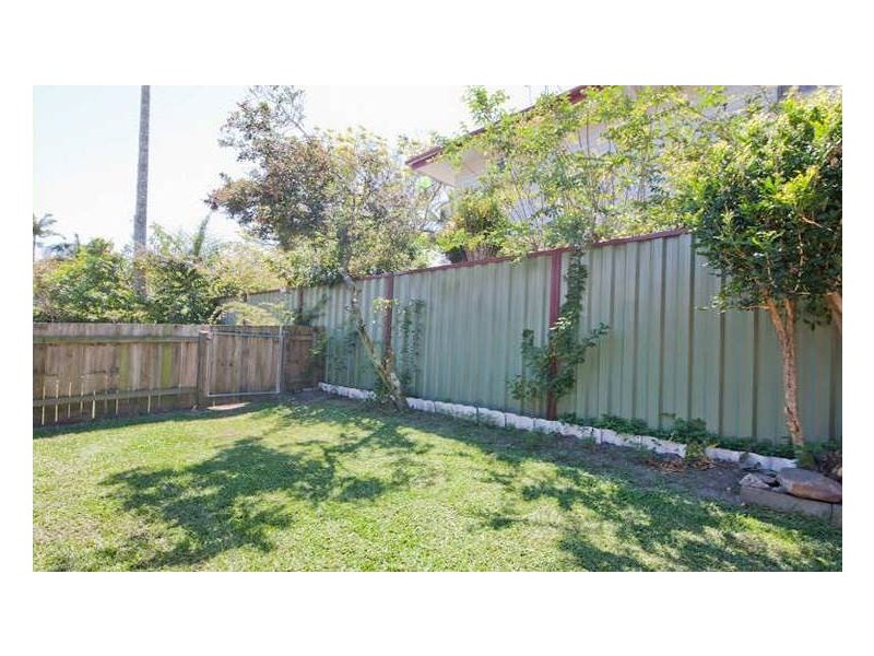 1 Pownall Crescent, Margate QLD 4019