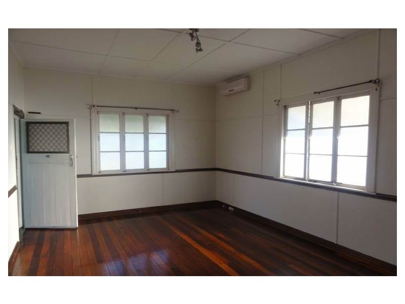 52 Anzac Avenue, Redcliffe QLD 4020