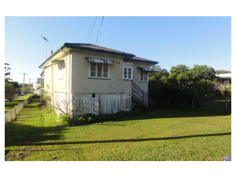 52 Anzac Avenue, Redcliffe QLD 4020