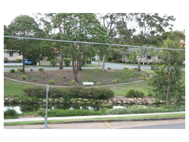 52 Anzac Avenue, Redcliffe QLD 4020