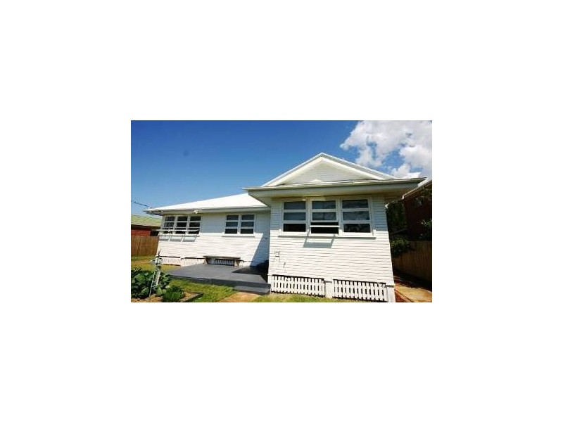 85 King Street, Woody Point QLD 4019