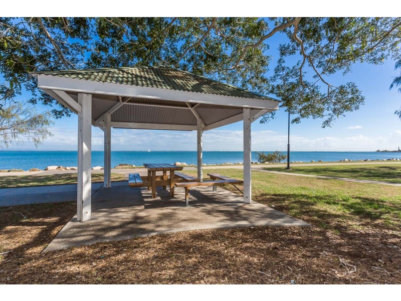 61 Sunnyside Road, Newport QLD 4020