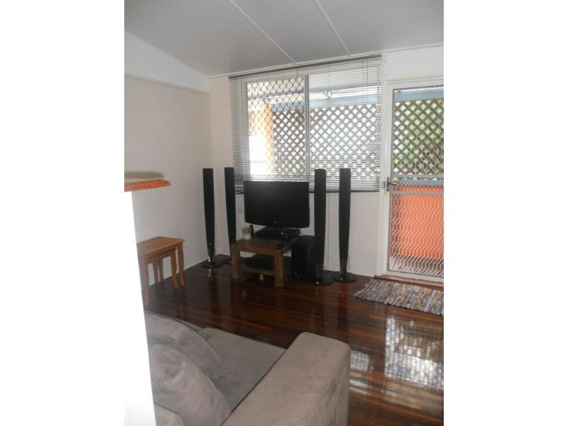 2/68 Deans Street, Margate QLD 4019
