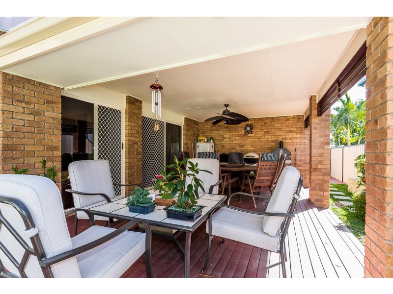 4 Lucas Street, Scarborough QLD 4020