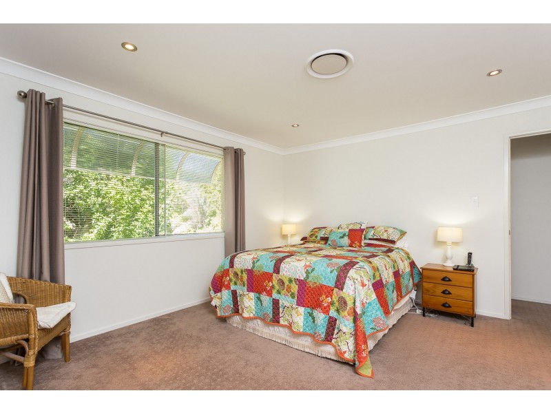 4 Lucas Street, Scarborough QLD 4020
