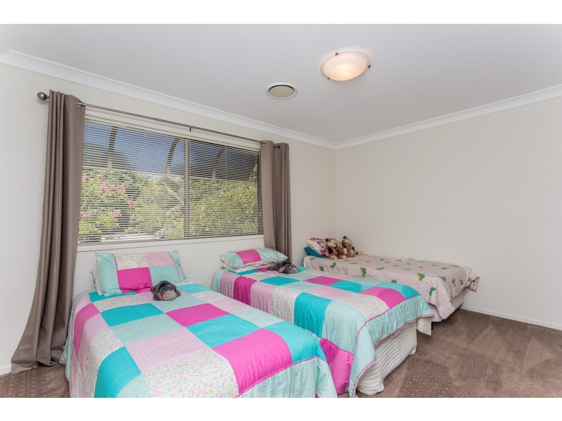 4 Lucas Street, Scarborough QLD 4020