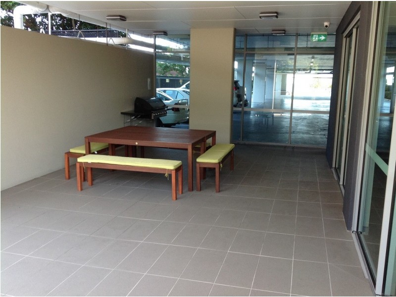 9/80 Hornibrook Esplanade, Clontarf QLD 4019