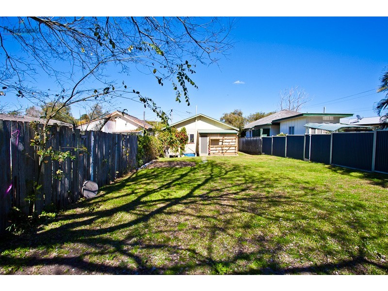 54 Ellen Street, Woody Point QLD 4019