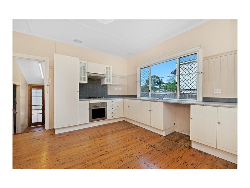 16 Bramble Street, Woody Point QLD 4019