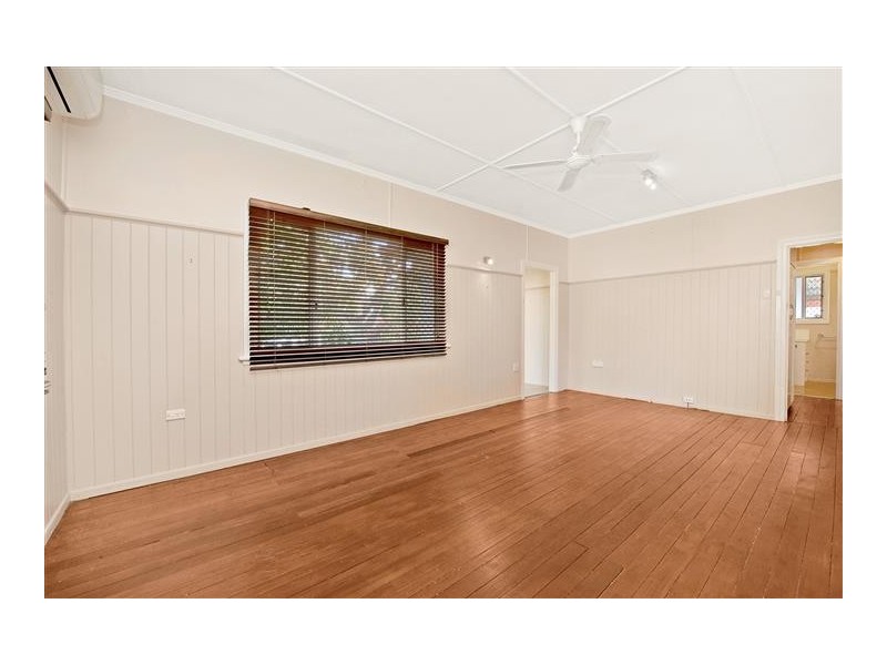 16 Bramble Street, Woody Point QLD 4019