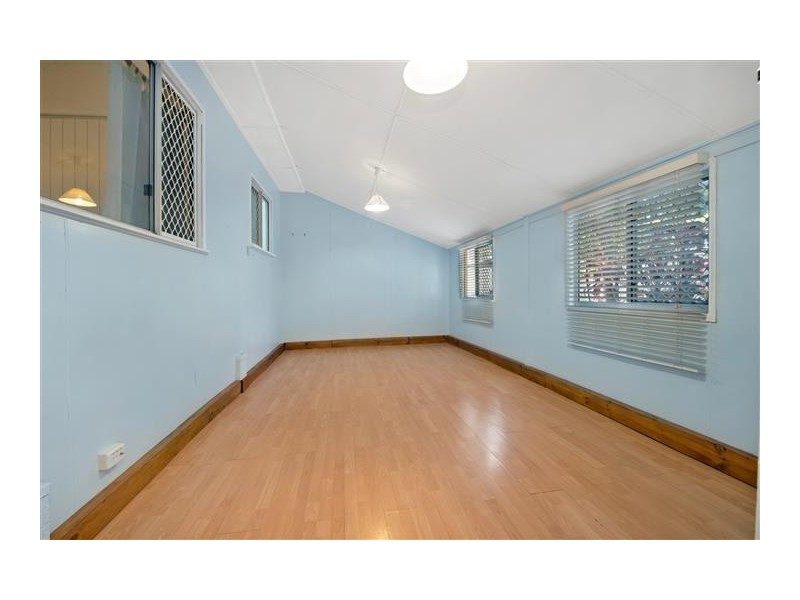 16 Bramble Street, Woody Point QLD 4019