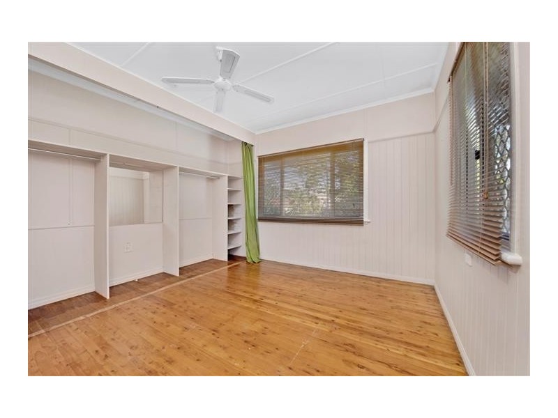 16 Bramble Street, Woody Point QLD 4019