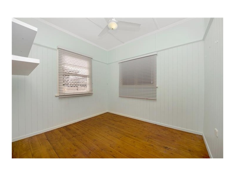 16 Bramble Street, Woody Point QLD 4019