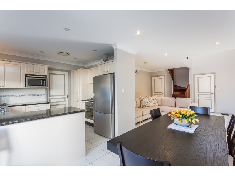 4/11 Georgina Street, Woody Point QLD 4019
