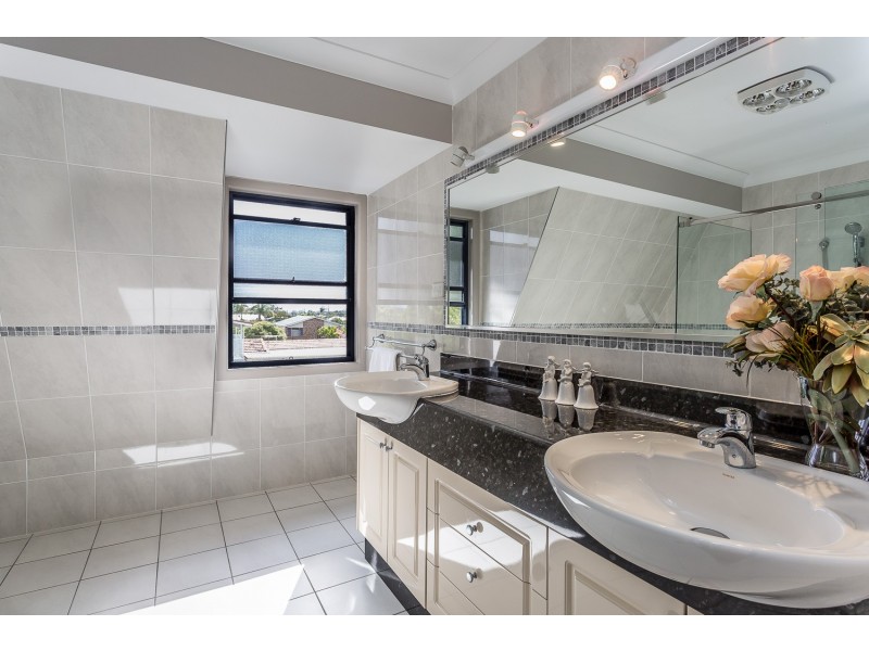 4/11 Georgina Street, Woody Point QLD 4019