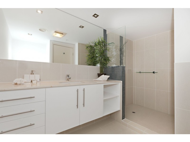 1103/185 Redcliffe Parade, Redcliffe QLD 4020
