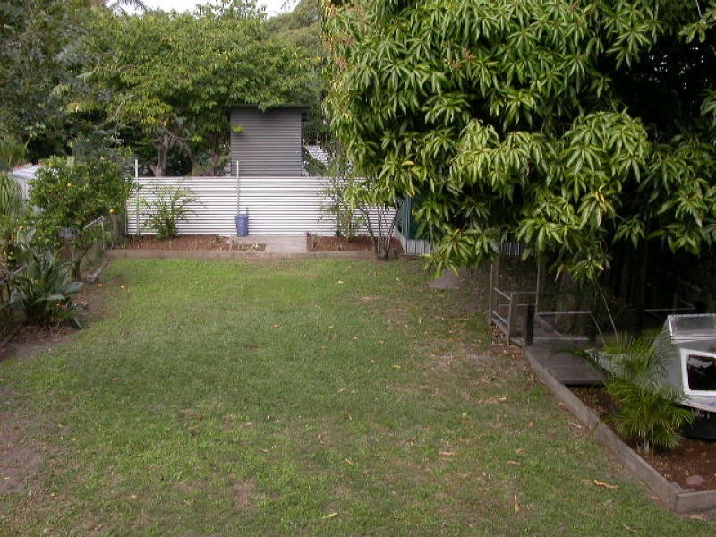 110 Oxley Ave, Woody Point QLD 4019