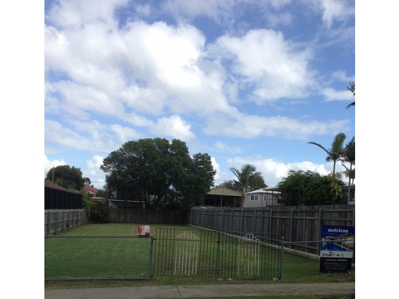 3 Arthur Street, Woody Point QLD 4019