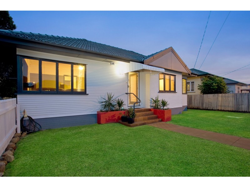 69 King Street, Woody Point QLD 4019