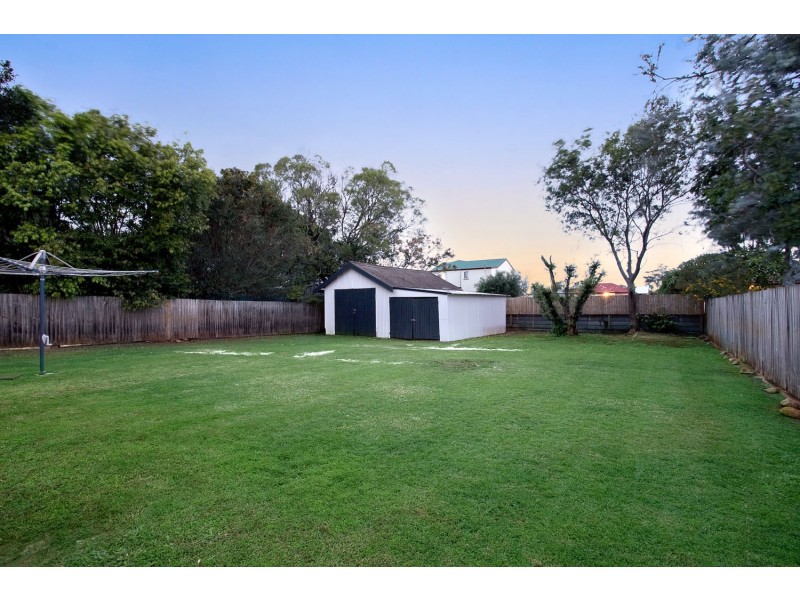 69 King Street, Woody Point QLD 4019