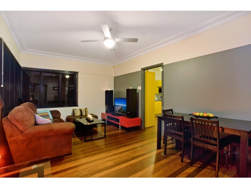 69 King Street, Woody Point QLD 4019