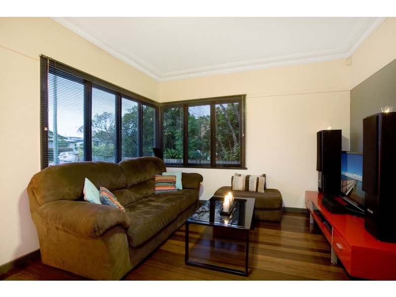 69 King Street, Woody Point QLD 4019