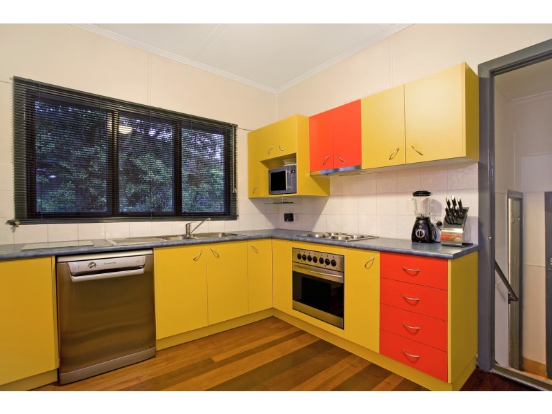 69 King Street, Woody Point QLD 4019