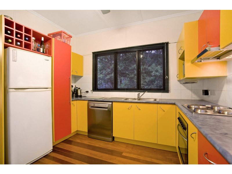 69 King Street, Woody Point QLD 4019