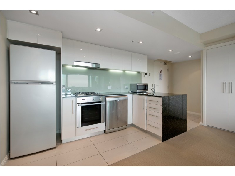 802/185 Redcliffe Parade, Redcliffe QLD 4020