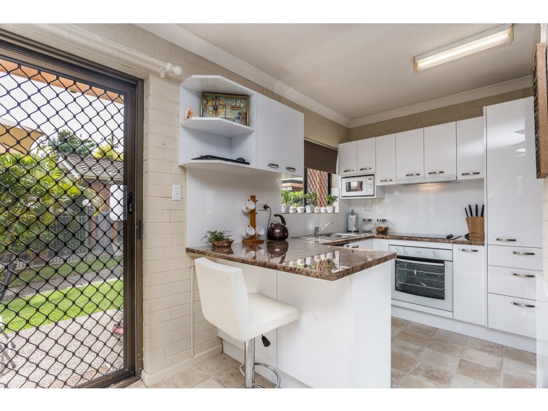 1/5-7 Sydney Street, Redcliffe QLD 4020