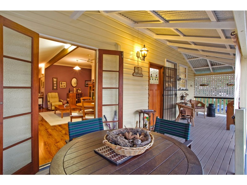97 Prince Edward Parade, Scarborough QLD 4020