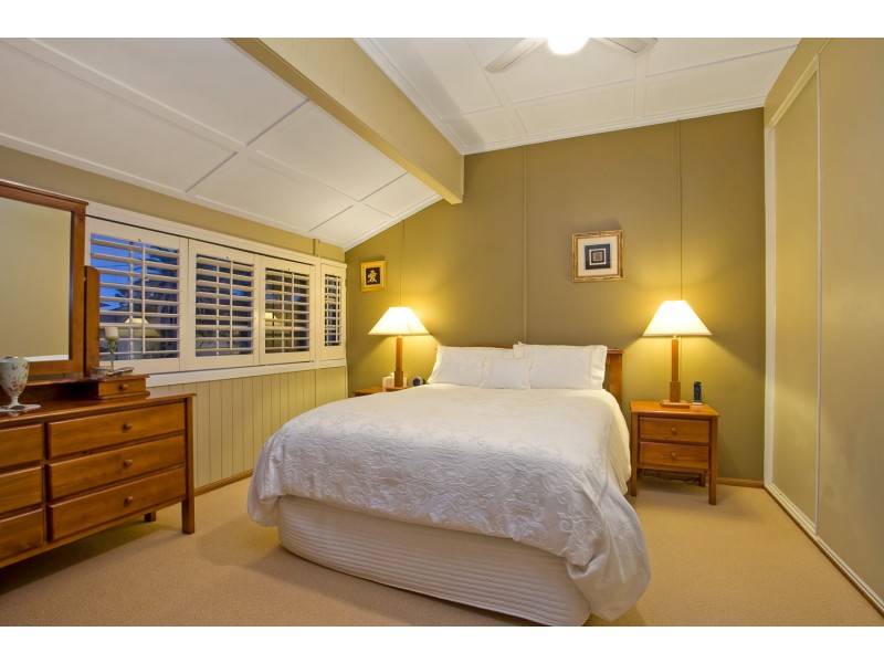 97 Prince Edward Parade, Scarborough QLD 4020